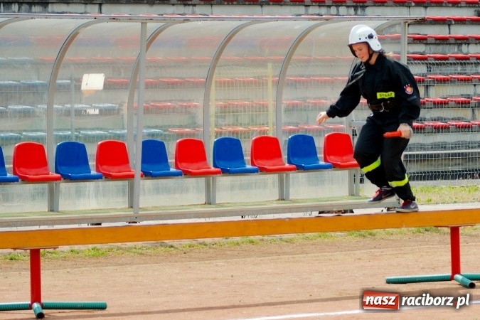 Zdjęcie w galerii na portalu naszraciborz.pl: Strażacy z Brzezia i strażaczki z Sudoła triumfatorami turnieju strażackiego w Raciborzu wiadomości z regionu