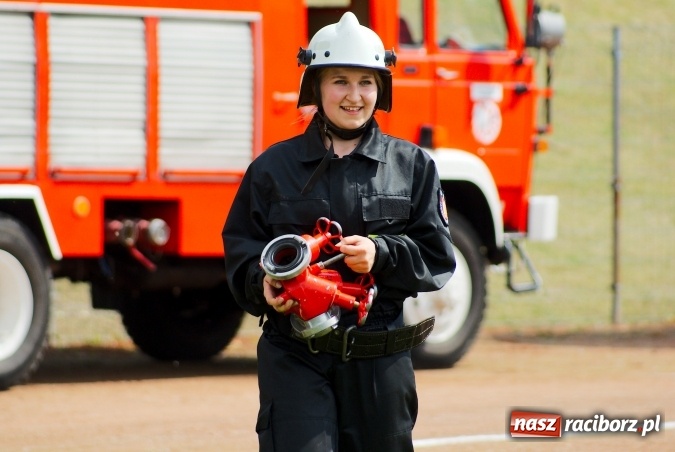 Zdjęcie w galerii na portalu naszraciborz.pl: Strażacy z Brzezia i strażaczki z Sudoła triumfatorami turnieju strażackiego w Raciborzu wiadomości z regionu