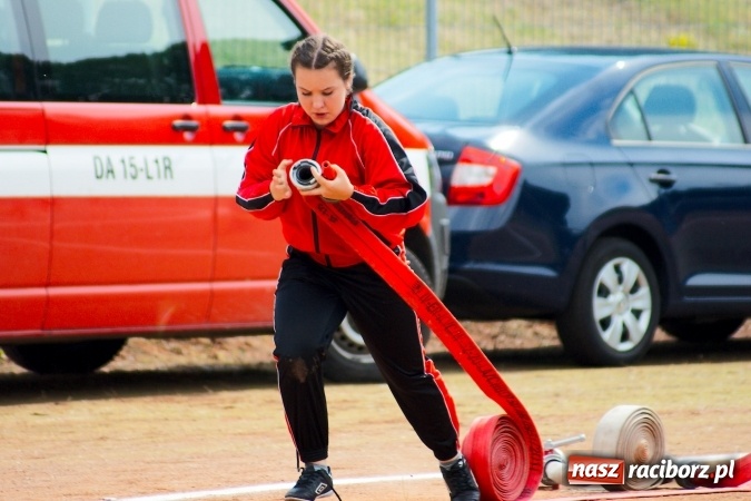 Zdjęcie w galerii na portalu naszraciborz.pl: Strażacy z Brzezia i strażaczki z Sudoła triumfatorami turnieju strażackiego w Raciborzu wiadomości z regionu