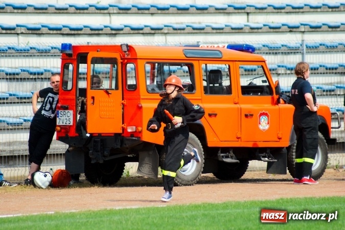 Zdjęcie w galerii na portalu naszraciborz.pl: Strażacy z Brzezia i strażaczki z Sudoła triumfatorami turnieju strażackiego w Raciborzu wiadomości z regionu