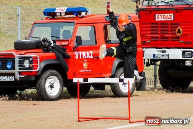 Zdjęcie w galerii na portalu naszraciborz.pl: Strażacy z Brzezia i strażaczki z Sudoła triumfatorami turnieju strażackiego w Raciborzu wiadomości z regionu
