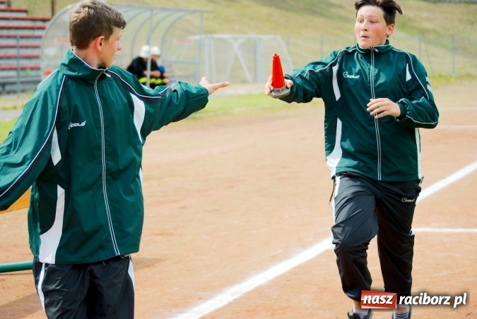 Zdjęcie w galerii na portalu naszraciborz.pl: Strażacy z Brzezia i strażaczki z Sudoła triumfatorami turnieju strażackiego w Raciborzu wiadomości z regionu