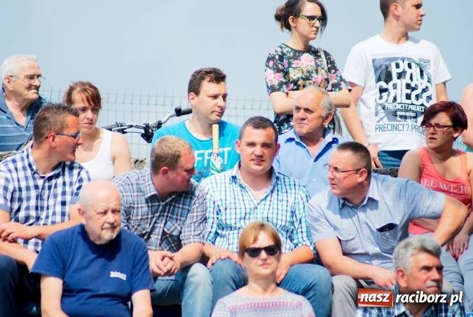 Zdjęcie w galerii na portalu naszraciborz.pl: Strażacy z Brzezia i strażaczki z Sudoła triumfatorami turnieju strażackiego w Raciborzu wiadomości z regionu