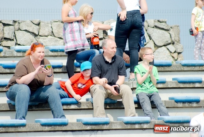 Zdjęcie w galerii na portalu naszraciborz.pl: Strażacy z Brzezia i strażaczki z Sudoła triumfatorami turnieju strażackiego w Raciborzu wiadomości z regionu