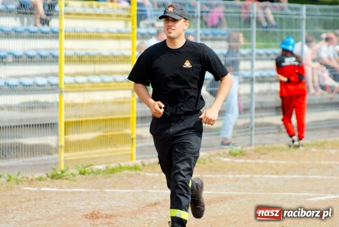 Zdjęcie w galerii na portalu naszraciborz.pl: Strażacy z Brzezia i strażaczki z Sudoła triumfatorami turnieju strażackiego w Raciborzu wiadomości z regionu