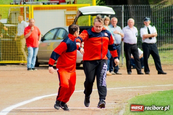 Zdjęcie w galerii na portalu naszraciborz.pl: Strażacy z Brzezia i strażaczki z Sudoła triumfatorami turnieju strażackiego w Raciborzu wiadomości z regionu