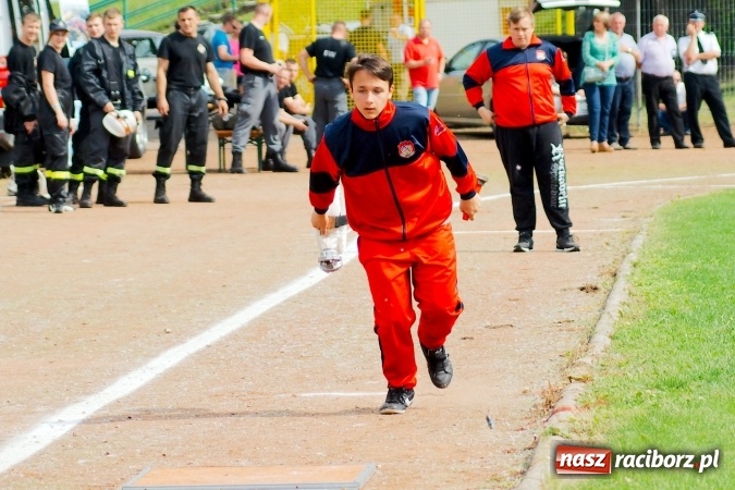 Zdjęcie w galerii na portalu naszraciborz.pl: Strażacy z Brzezia i strażaczki z Sudoła triumfatorami turnieju strażackiego w Raciborzu wiadomości z regionu