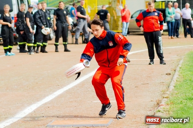 Zdjęcie w galerii na portalu naszraciborz.pl: Strażacy z Brzezia i strażaczki z Sudoła triumfatorami turnieju strażackiego w Raciborzu wiadomości z regionu