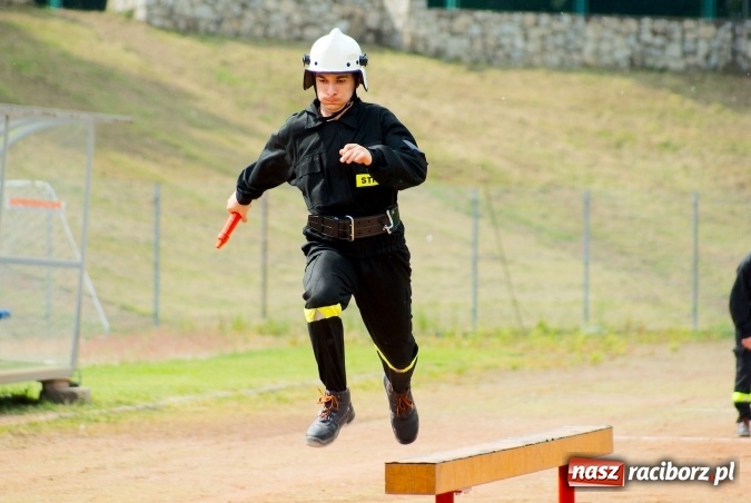 Zdjęcie w galerii na portalu naszraciborz.pl: Strażacy z Brzezia i strażaczki z Sudoła triumfatorami turnieju strażackiego w Raciborzu wiadomości z regionu