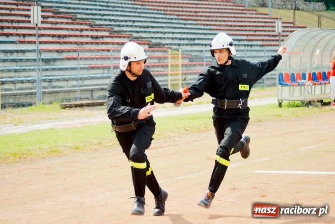 Zdjęcie w galerii na portalu naszraciborz.pl: Strażacy z Brzezia i strażaczki z Sudoła triumfatorami turnieju strażackiego w Raciborzu wiadomości z regionu