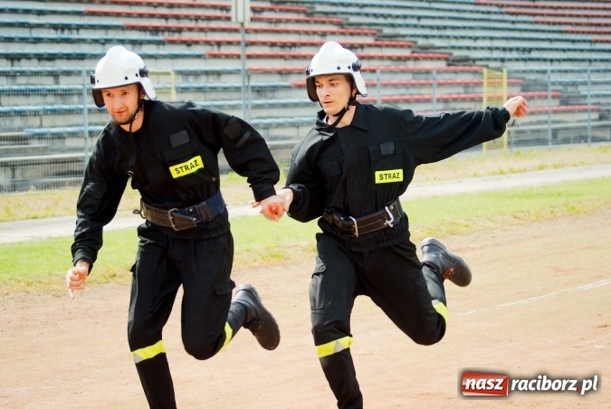 Zdjęcie w galerii na portalu naszraciborz.pl: Strażacy z Brzezia i strażaczki z Sudoła triumfatorami turnieju strażackiego w Raciborzu wiadomości z regionu
