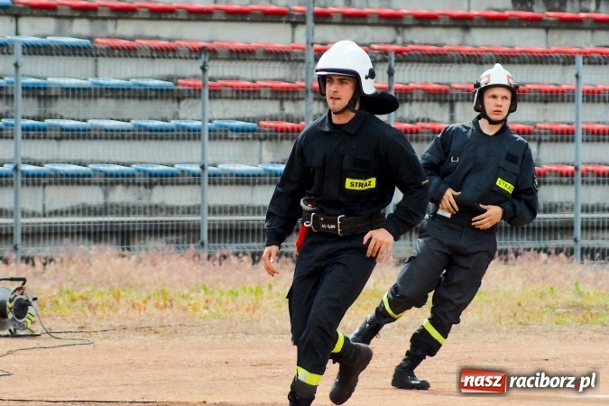 Zdjęcie w galerii na portalu naszraciborz.pl: Strażacy z Brzezia i strażaczki z Sudoła triumfatorami turnieju strażackiego w Raciborzu wiadomości z regionu