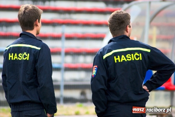 Zdjęcie w galerii na portalu naszraciborz.pl: Strażacy z Brzezia i strażaczki z Sudoła triumfatorami turnieju strażackiego w Raciborzu wiadomości z regionu