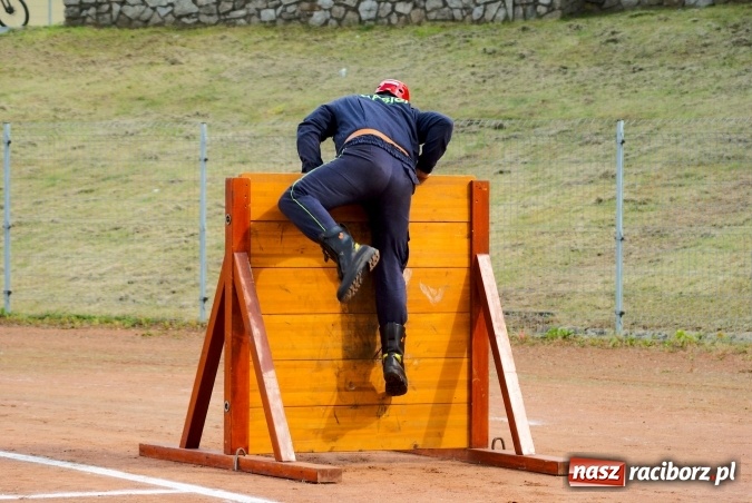 Zdjęcie w galerii na portalu naszraciborz.pl: Strażacy z Brzezia i strażaczki z Sudoła triumfatorami turnieju strażackiego w Raciborzu wiadomości z regionu