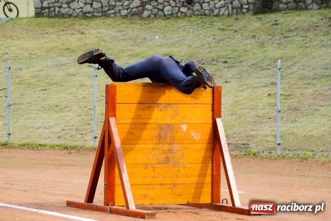 Zdjęcie w galerii na portalu naszraciborz.pl: Strażacy z Brzezia i strażaczki z Sudoła triumfatorami turnieju strażackiego w Raciborzu wiadomości z regionu