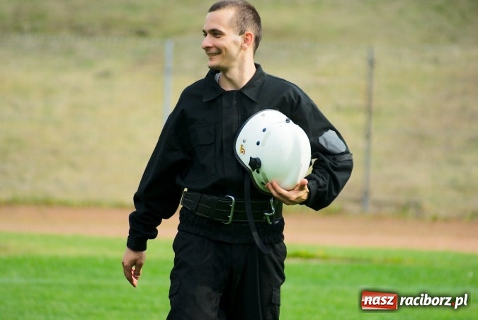 Zdjęcie w galerii na portalu naszraciborz.pl: Strażacy z Brzezia i strażaczki z Sudoła triumfatorami turnieju strażackiego w Raciborzu wiadomości z regionu