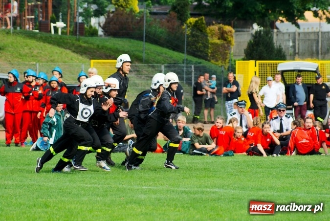 Zdjęcie w galerii na portalu naszraciborz.pl: Strażacy z Brzezia i strażaczki z Sudoła triumfatorami turnieju strażackiego w Raciborzu wiadomości z regionu