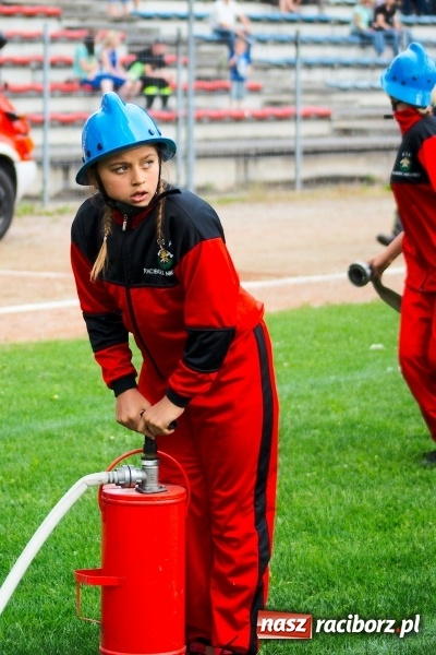 Zdjęcie w galerii na portalu naszraciborz.pl: Strażacy z Brzezia i strażaczki z Sudoła triumfatorami turnieju strażackiego w Raciborzu wiadomości z regionu
