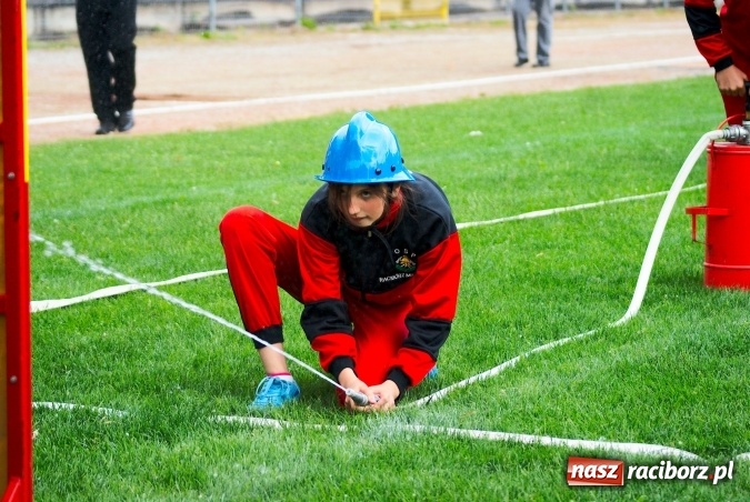 Zdjęcie w galerii na portalu naszraciborz.pl: Strażacy z Brzezia i strażaczki z Sudoła triumfatorami turnieju strażackiego w Raciborzu wiadomości z regionu