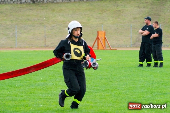 Zdjęcie w galerii na portalu naszraciborz.pl: Strażacy z Brzezia i strażaczki z Sudoła triumfatorami turnieju strażackiego w Raciborzu wiadomości z regionu