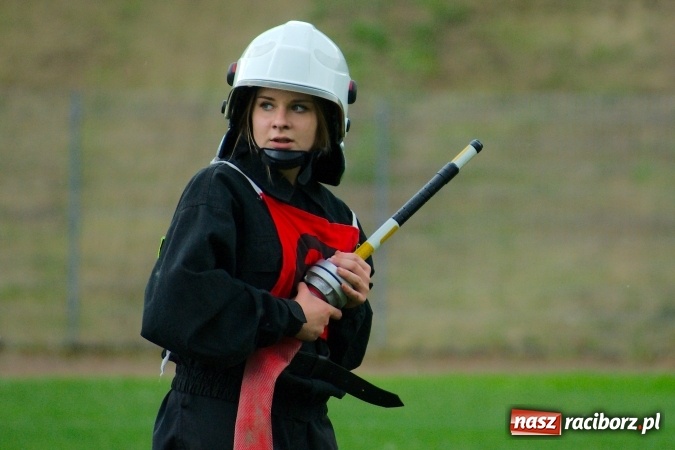 Zdjęcie w galerii na portalu naszraciborz.pl: Strażacy z Brzezia i strażaczki z Sudoła triumfatorami turnieju strażackiego w Raciborzu wiadomości z regionu
