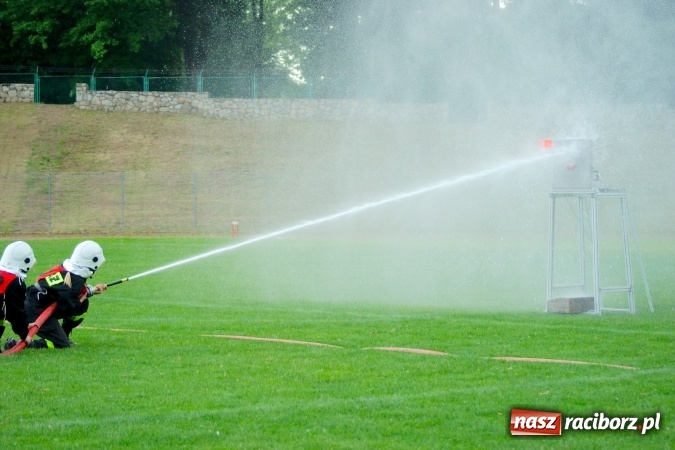Zdjęcie w galerii na portalu naszraciborz.pl: Strażacy z Brzezia i strażaczki z Sudoła triumfatorami turnieju strażackiego w Raciborzu wiadomości z regionu