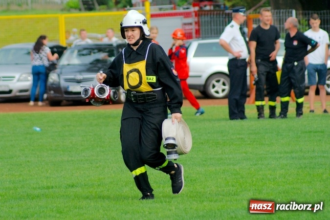 Zdjęcie w galerii na portalu naszraciborz.pl: Strażacy z Brzezia i strażaczki z Sudoła triumfatorami turnieju strażackiego w Raciborzu wiadomości z regionu