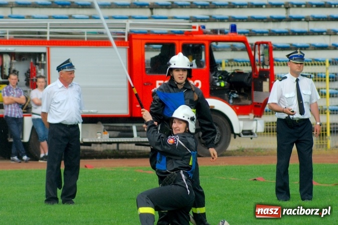 Zdjęcie w galerii na portalu naszraciborz.pl: Strażacy z Brzezia i strażaczki z Sudoła triumfatorami turnieju strażackiego w Raciborzu wiadomości z regionu