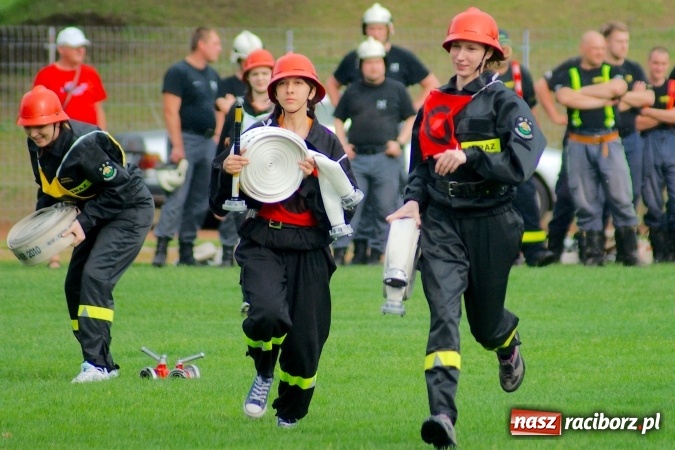 Zdjęcie w galerii na portalu naszraciborz.pl: Strażacy z Brzezia i strażaczki z Sudoła triumfatorami turnieju strażackiego w Raciborzu wiadomości z regionu