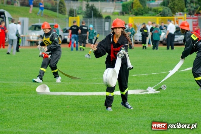 Zdjęcie w galerii na portalu naszraciborz.pl: Strażacy z Brzezia i strażaczki z Sudoła triumfatorami turnieju strażackiego w Raciborzu wiadomości z regionu