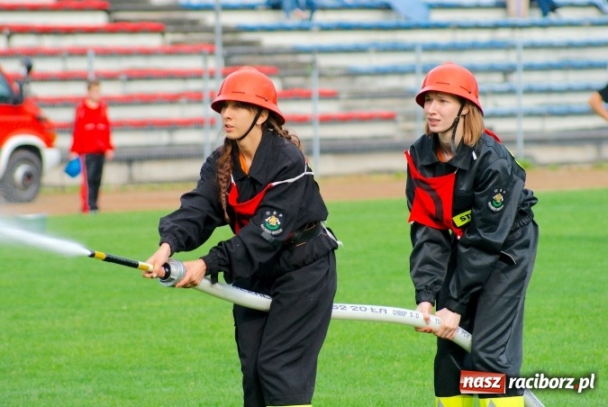 Zdjęcie w galerii na portalu naszraciborz.pl: Strażacy z Brzezia i strażaczki z Sudoła triumfatorami turnieju strażackiego w Raciborzu wiadomości z regionu