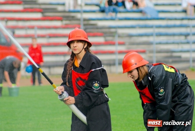 Zdjęcie w galerii na portalu naszraciborz.pl: Strażacy z Brzezia i strażaczki z Sudoła triumfatorami turnieju strażackiego w Raciborzu wiadomości z regionu
