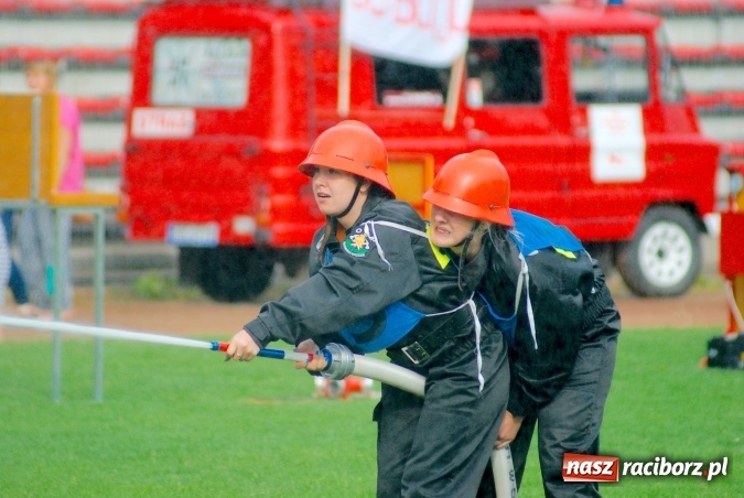 Zdjęcie w galerii na portalu naszraciborz.pl: Strażacy z Brzezia i strażaczki z Sudoła triumfatorami turnieju strażackiego w Raciborzu wiadomości z regionu