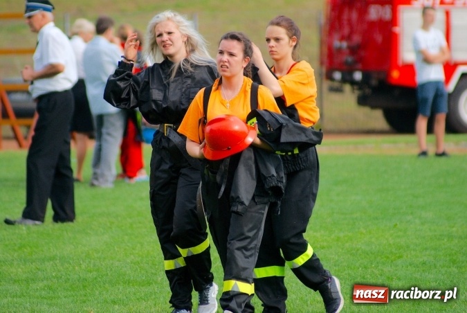 Zdjęcie w galerii na portalu naszraciborz.pl: Strażacy z Brzezia i strażaczki z Sudoła triumfatorami turnieju strażackiego w Raciborzu wiadomości z regionu