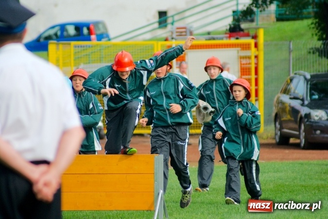Zdjęcie w galerii na portalu naszraciborz.pl: Strażacy z Brzezia i strażaczki z Sudoła triumfatorami turnieju strażackiego w Raciborzu wiadomości z regionu