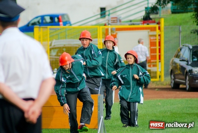 Zdjęcie w galerii na portalu naszraciborz.pl: Strażacy z Brzezia i strażaczki z Sudoła triumfatorami turnieju strażackiego w Raciborzu wiadomości z regionu