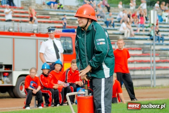 Zdjęcie w galerii na portalu naszraciborz.pl: Strażacy z Brzezia i strażaczki z Sudoła triumfatorami turnieju strażackiego w Raciborzu wiadomości z regionu
