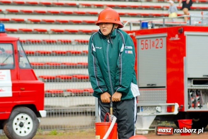 Zdjęcie w galerii na portalu naszraciborz.pl: Strażacy z Brzezia i strażaczki z Sudoła triumfatorami turnieju strażackiego w Raciborzu wiadomości z regionu