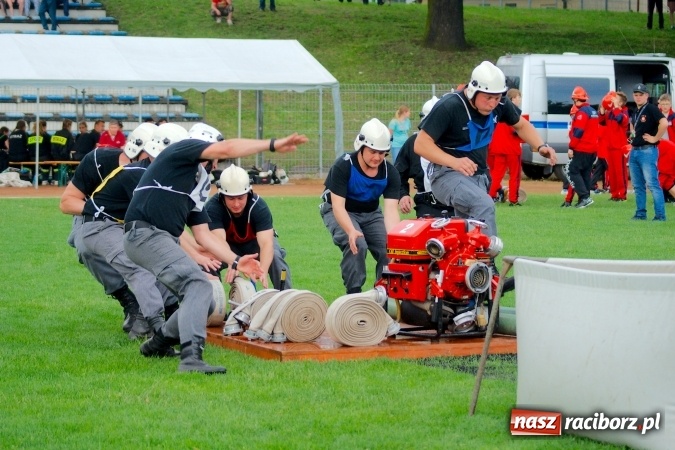 Zdjęcie w galerii na portalu naszraciborz.pl: Strażacy z Brzezia i strażaczki z Sudoła triumfatorami turnieju strażackiego w Raciborzu wiadomości z regionu