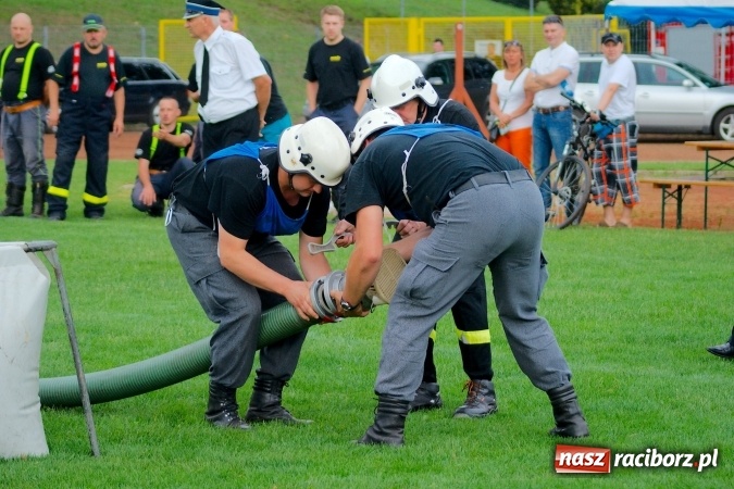 Zdjęcie w galerii na portalu naszraciborz.pl: Strażacy z Brzezia i strażaczki z Sudoła triumfatorami turnieju strażackiego w Raciborzu wiadomości z regionu