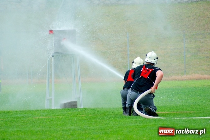 Zdjęcie w galerii na portalu naszraciborz.pl: Strażacy z Brzezia i strażaczki z Sudoła triumfatorami turnieju strażackiego w Raciborzu wiadomości z regionu