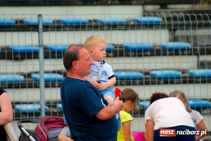Zdjęcie w galerii na portalu naszraciborz.pl: Strażacy z Brzezia i strażaczki z Sudoła triumfatorami turnieju strażackiego w Raciborzu wiadomości z regionu