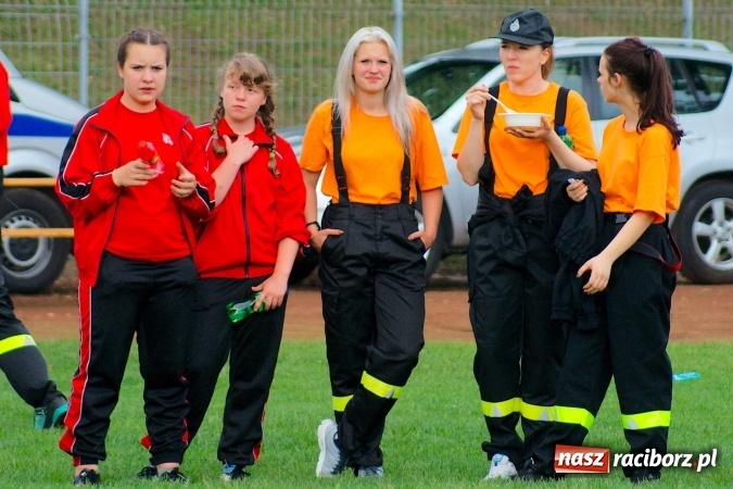 Zdjęcie w galerii na portalu naszraciborz.pl: Strażacy z Brzezia i strażaczki z Sudoła triumfatorami turnieju strażackiego w Raciborzu wiadomości z regionu