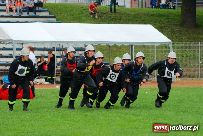 Zdjęcie w galerii na portalu naszraciborz.pl: Strażacy z Brzezia i strażaczki z Sudoła triumfatorami turnieju strażackiego w Raciborzu wiadomości z regionu
