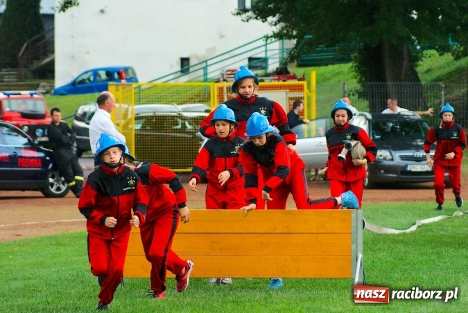 Zdjęcie w galerii na portalu naszraciborz.pl: Strażacy z Brzezia i strażaczki z Sudoła triumfatorami turnieju strażackiego w Raciborzu wiadomości z regionu