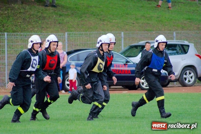 Zdjęcie w galerii na portalu naszraciborz.pl: Strażacy z Brzezia i strażaczki z Sudoła triumfatorami turnieju strażackiego w Raciborzu wiadomości z regionu