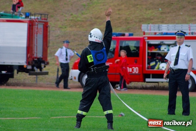 Zdjęcie w galerii na portalu naszraciborz.pl: Strażacy z Brzezia i strażaczki z Sudoła triumfatorami turnieju strażackiego w Raciborzu wiadomości z regionu