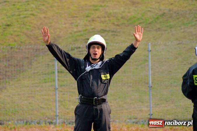 Zdjęcie w galerii na portalu naszraciborz.pl: Strażacy z Brzezia i strażaczki z Sudoła triumfatorami turnieju strażackiego w Raciborzu wiadomości z regionu