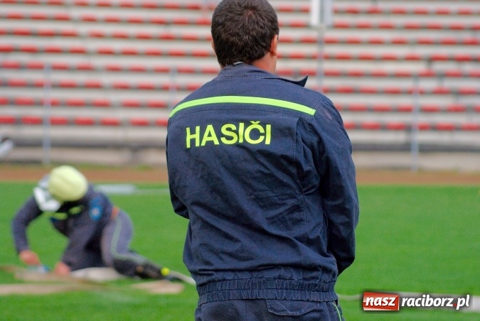 Zdjęcie w galerii na portalu naszraciborz.pl: Strażacy z Brzezia i strażaczki z Sudoła triumfatorami turnieju strażackiego w Raciborzu wiadomości z regionu