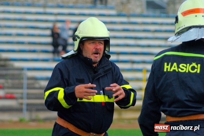Zdjęcie w galerii na portalu naszraciborz.pl: Strażacy z Brzezia i strażaczki z Sudoła triumfatorami turnieju strażackiego w Raciborzu wiadomości z regionu